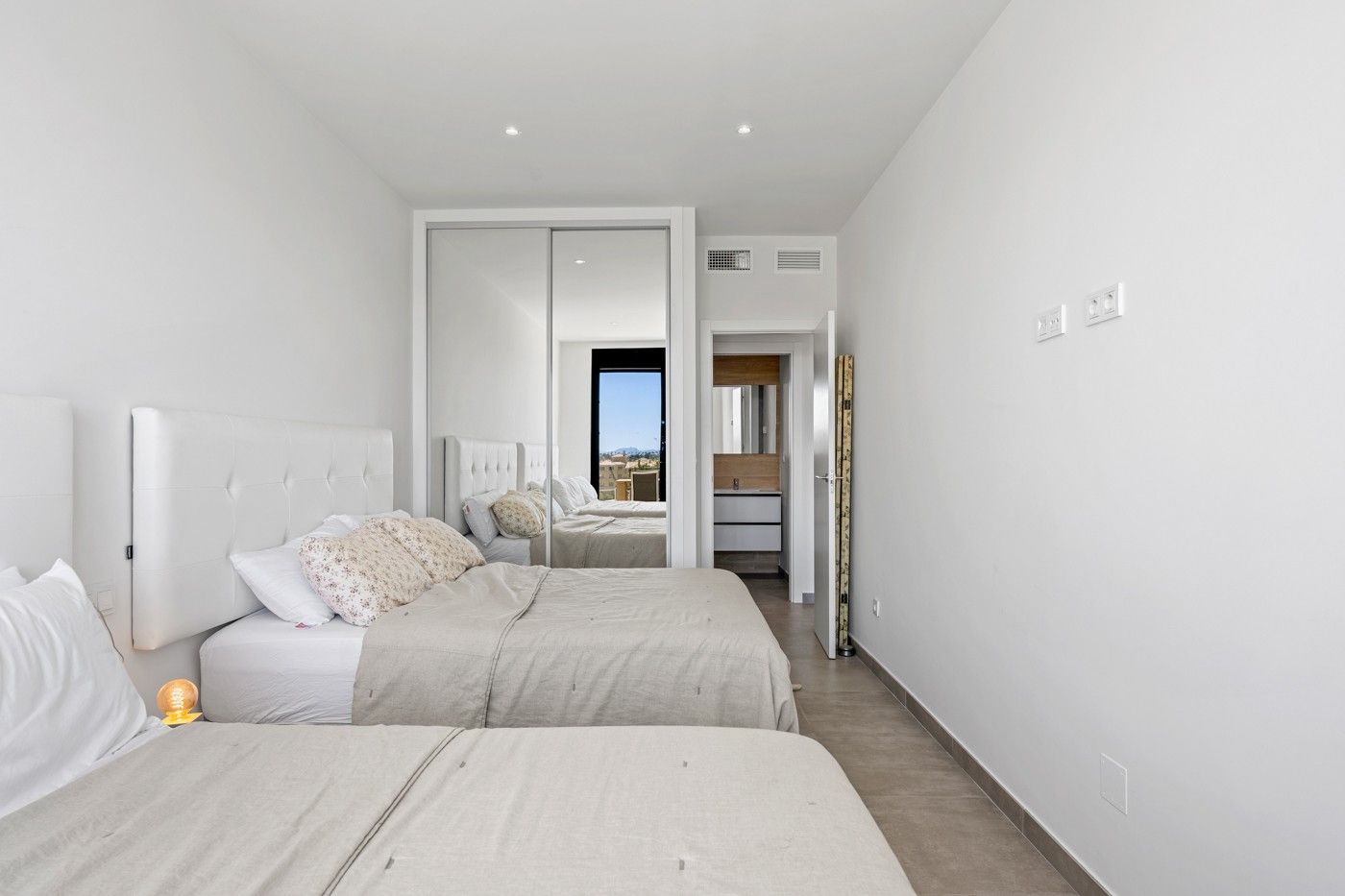 2-Bedroom Apartment in Lomas de Cabo Roig, Orihuela Costa - Image 23