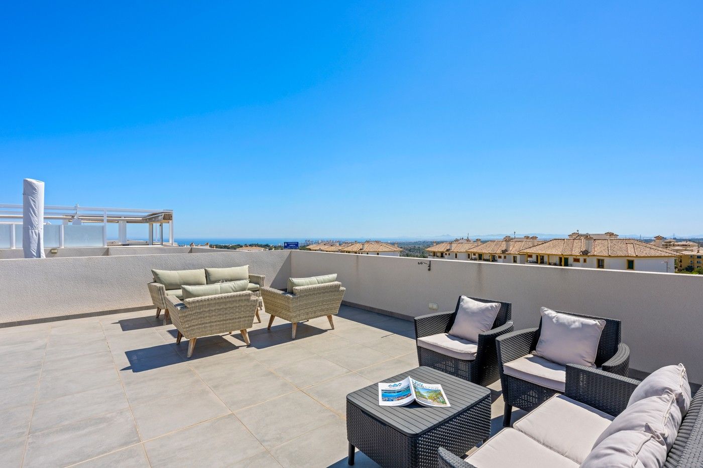 2-Bedroom Apartment in Lomas de Cabo Roig, Orihuela Costa - Image 25