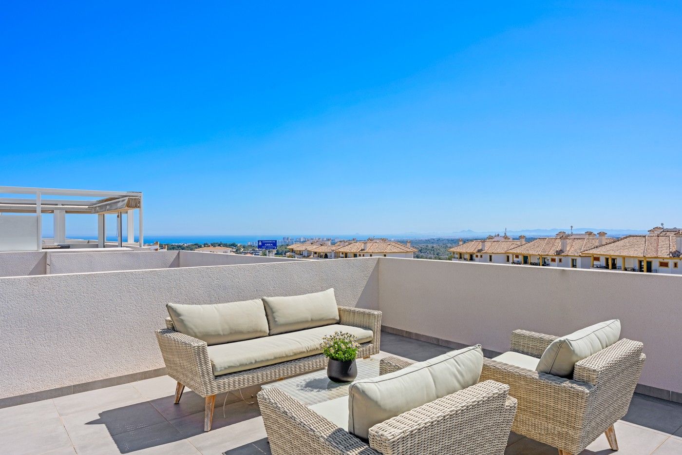 2-Bedroom Apartment in Lomas de Cabo Roig, Orihuela Costa - Image 30