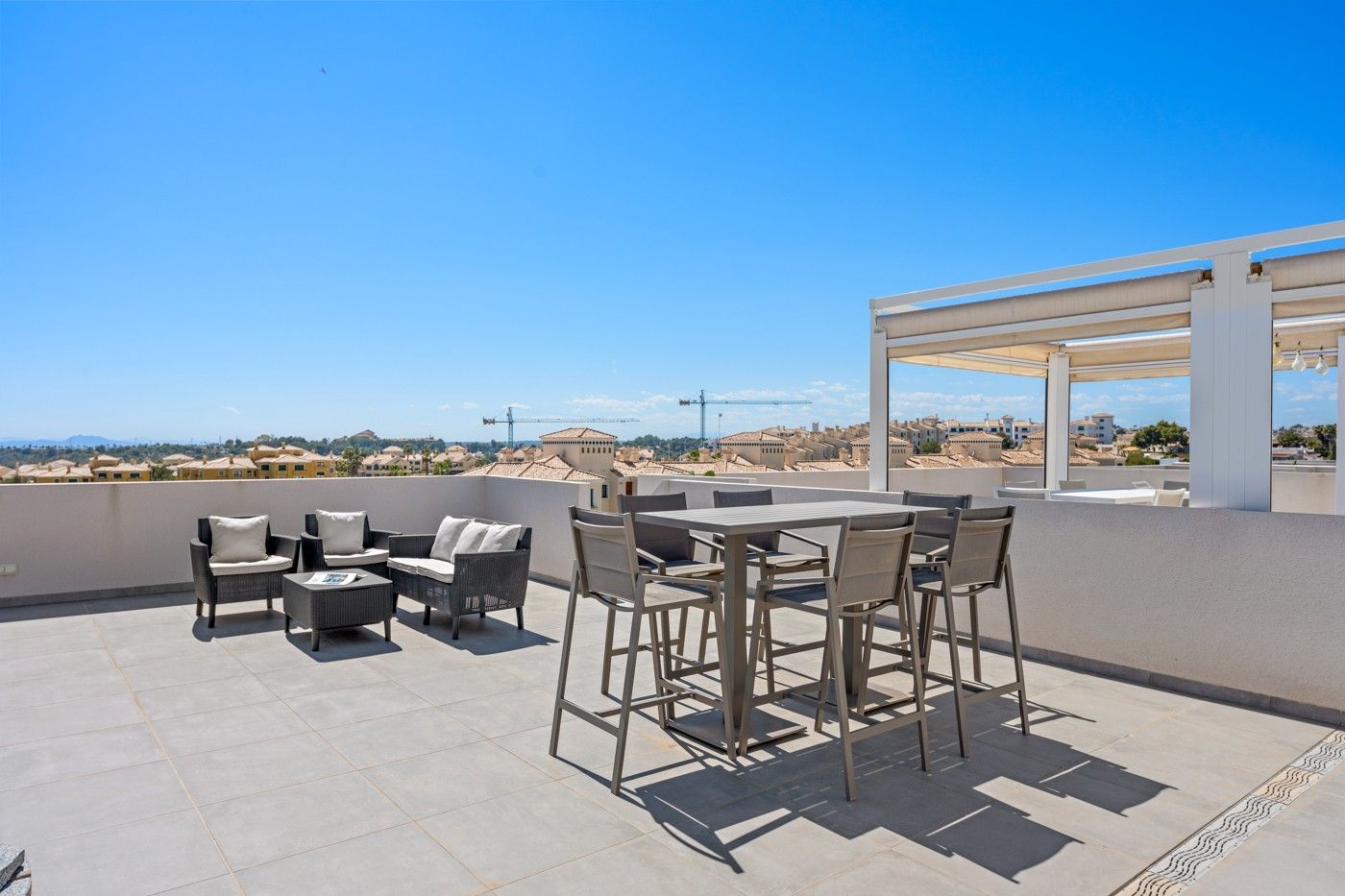 2-Bedroom Apartment in Lomas de Cabo Roig, Orihuela Costa - Image 31
