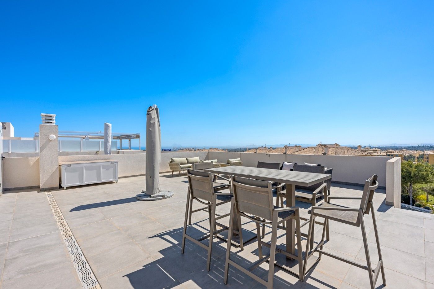 2-Bedroom Apartment in Lomas de Cabo Roig, Orihuela Costa - Image 32