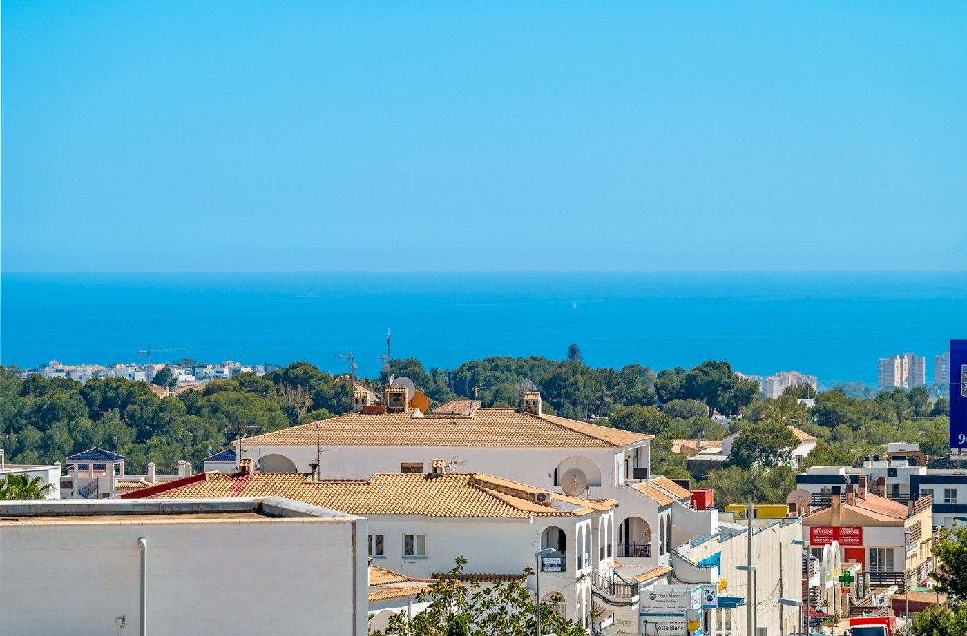 2-Bedroom Apartment in Lomas de Cabo Roig, Orihuela Costa - Image 33