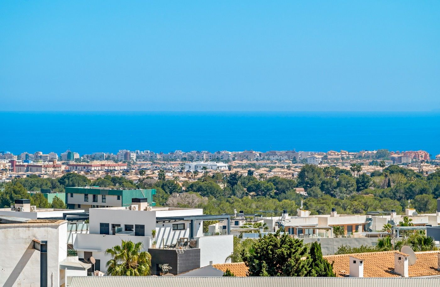 2-Bedroom Apartment in Lomas de Cabo Roig, Orihuela Costa - Image 35
