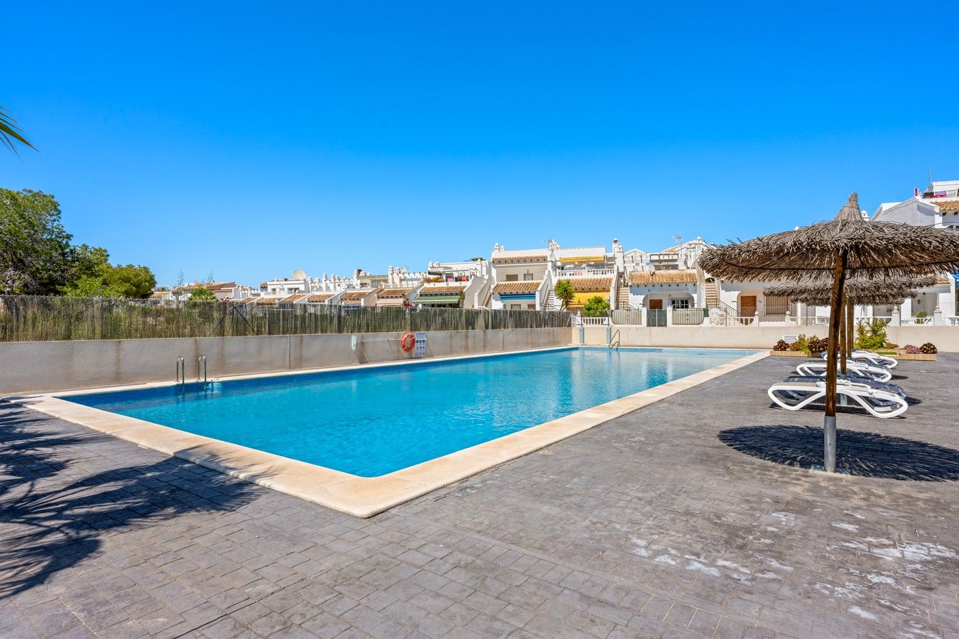 2-Bedroom Apartment in Lomas de Cabo Roig, Orihuela Costa - Image 36
