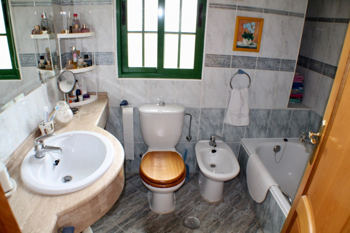 6-Bedroom Detached House in Benidorm | Sunny Casas - Cos... - Image 24