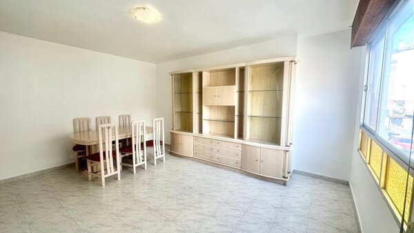 Apartamento de 3 Dormitorios en Paseo Maritimo, Torrevieja