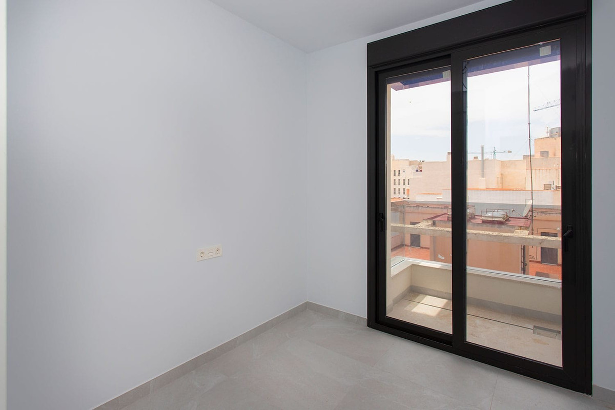 2-Bedroom Ground Floor Apartment in Playa Del Cura, Torre... - Image 18