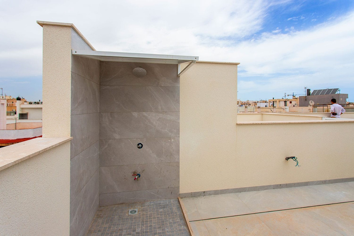 2-Bedroom Ground Floor Apartment in Playa Del Cura, Torre... - Image 22