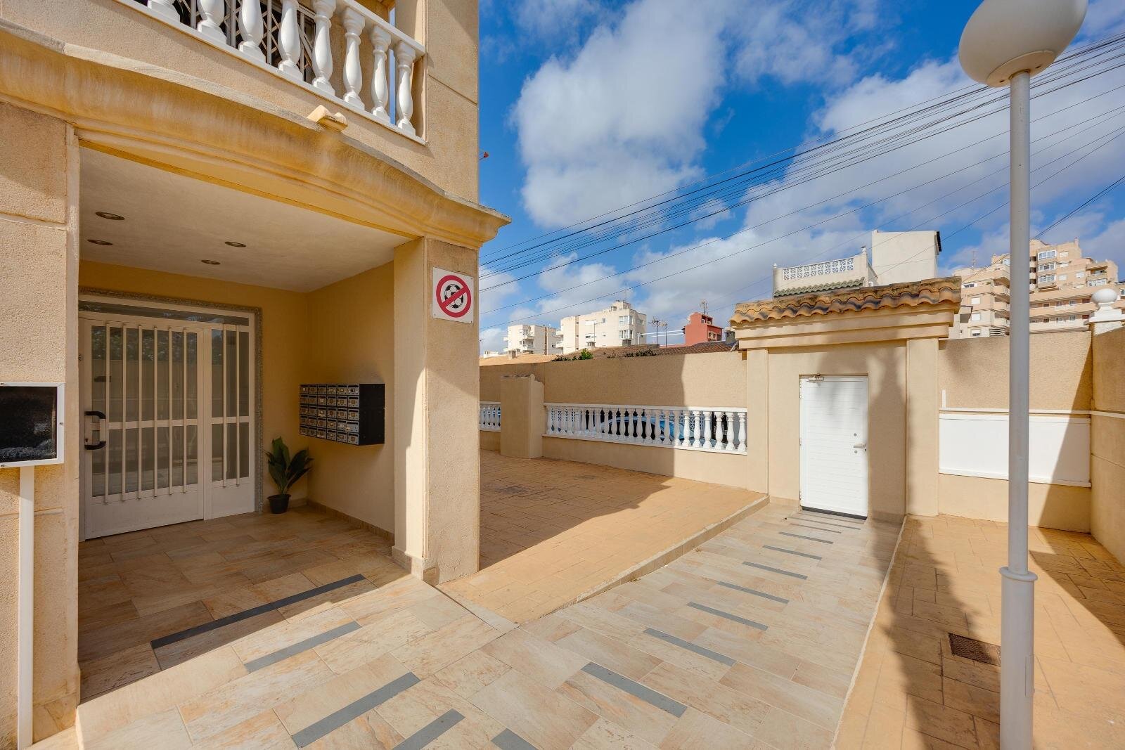 2-Bedroom Apartment in Nueva Torrevieja, Torrevieja - Image 15