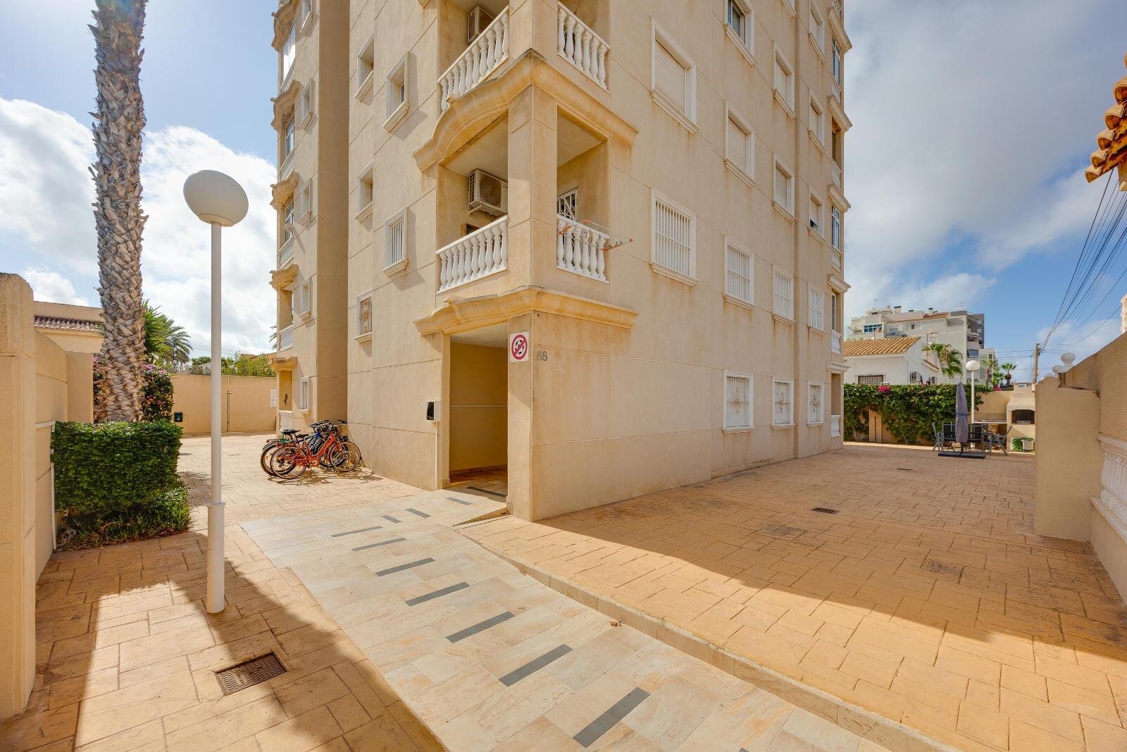 2-Bedroom Apartment in Nueva Torrevieja, Torrevieja - Image 16