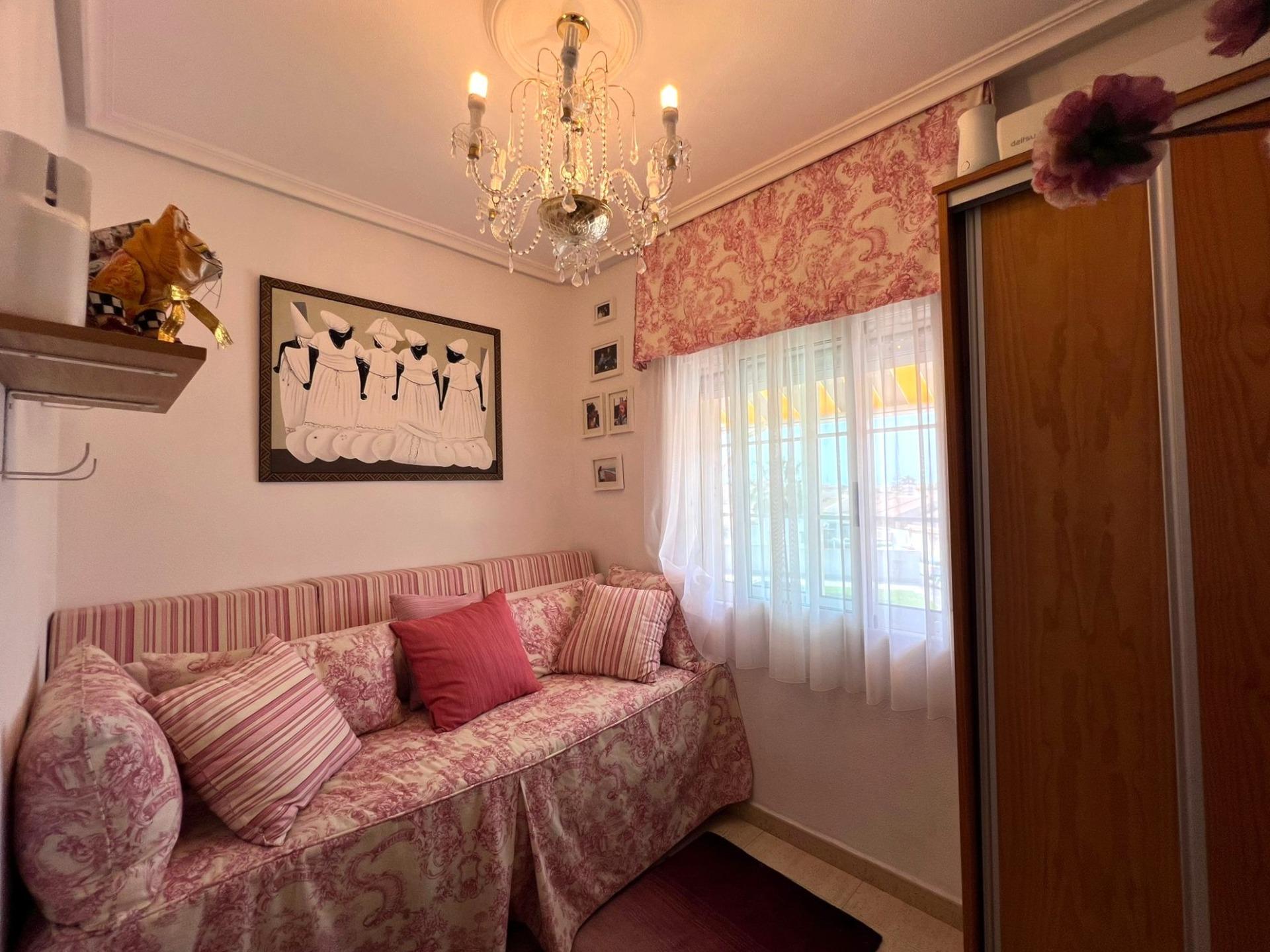 2-Bedroom Bungalow in Zona los Frutales, Torrevieja - Image 12