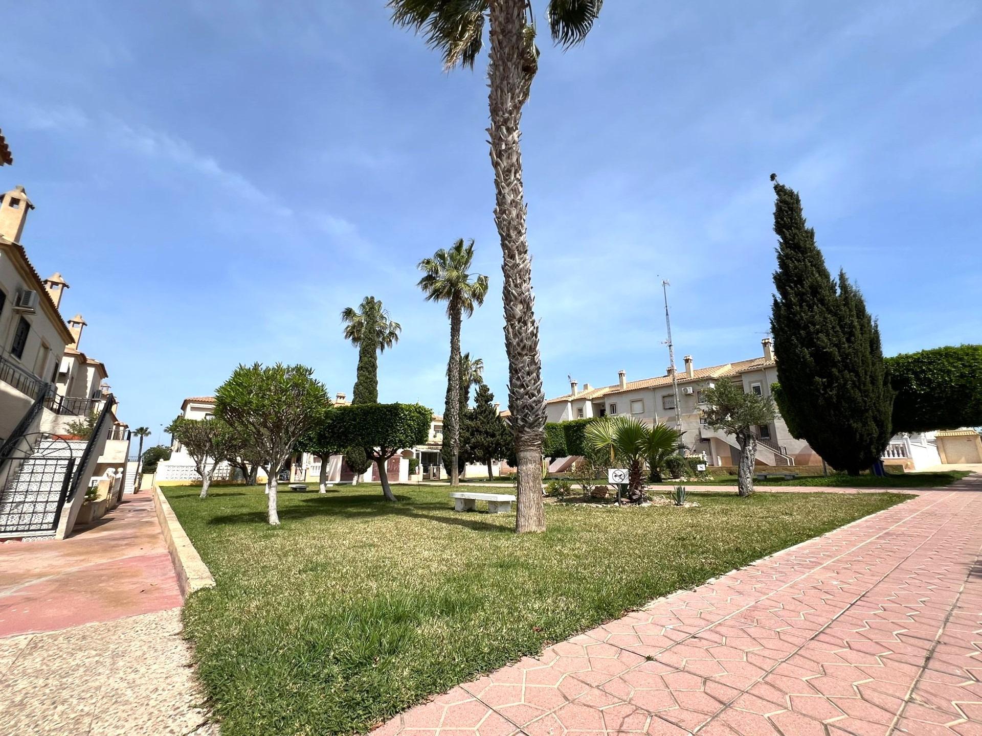 2-Bedroom Bungalow in Zona los Frutales, Torrevieja - Image 21