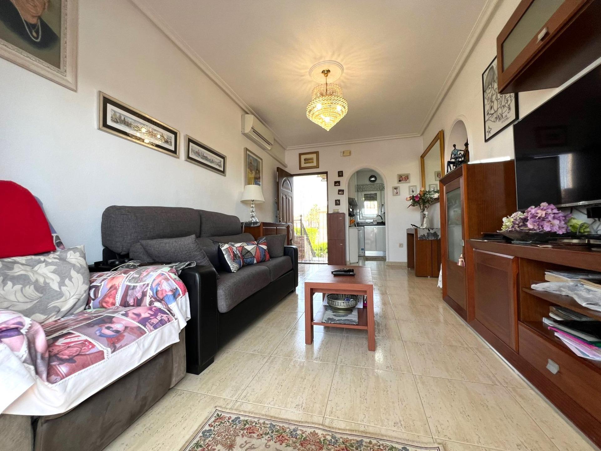 2-Bedroom Bungalow in Zona los Frutales, Torrevieja - Image 4