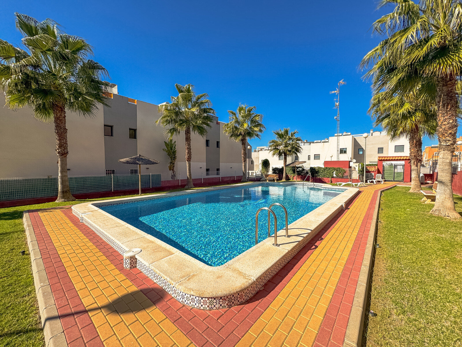 2-Bedroom Bungalow in La Florida, Orihuela Costa - Image 31
