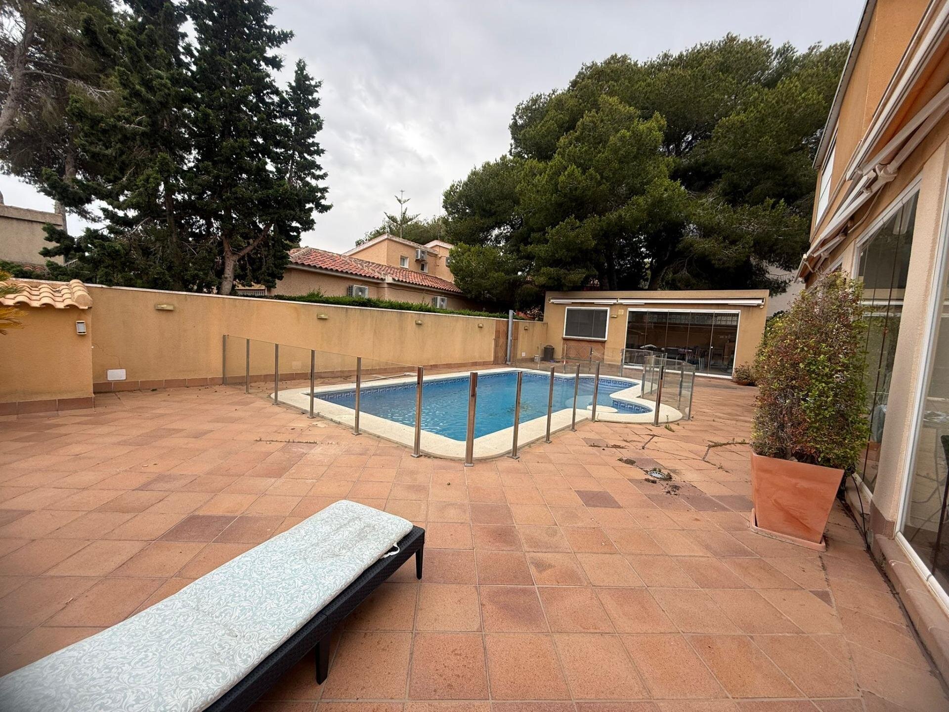 5-Bedroom House in Altos de Campoamor, Orihuela Costa - Image 8