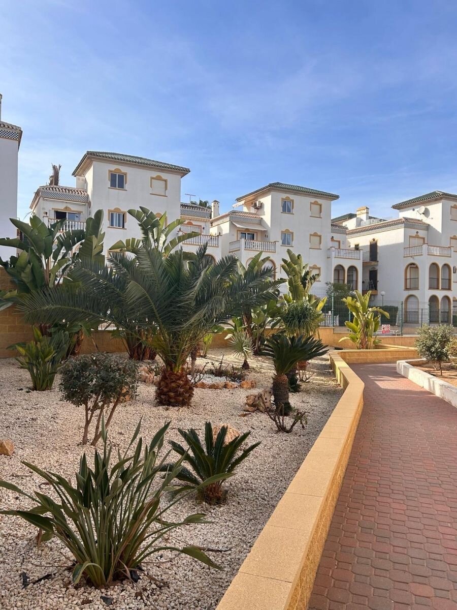 2-Bedroom Bungalow in Torre la Mata, Torrevieja - Image 1