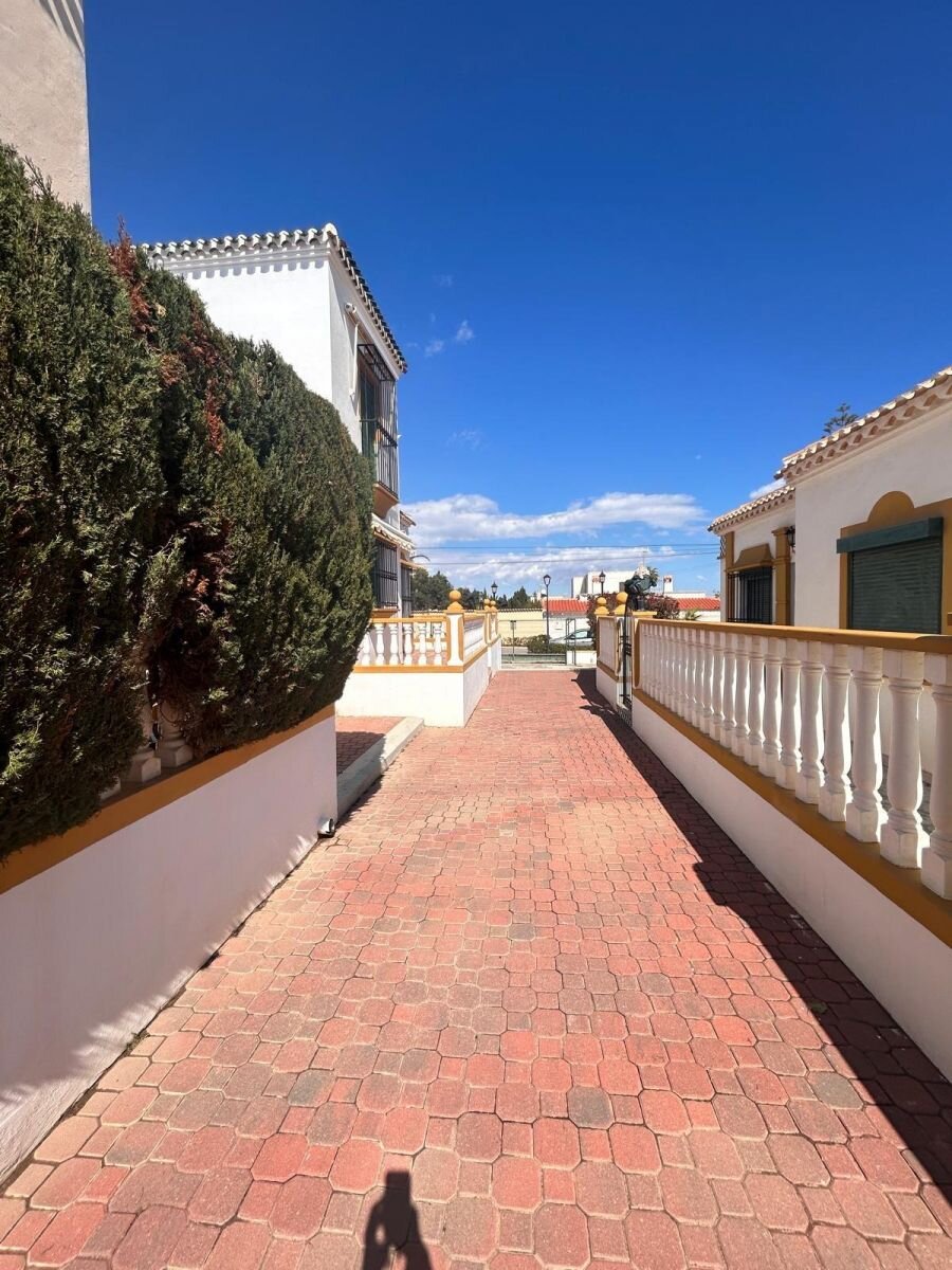 2-Bedroom Bungalow in Torre la Mata, Torrevieja - Image 26