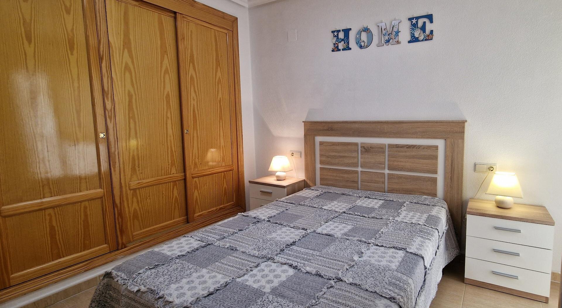 1-Bedroom Apartment in Los Secanos, Guardamar del Segura - Image 10