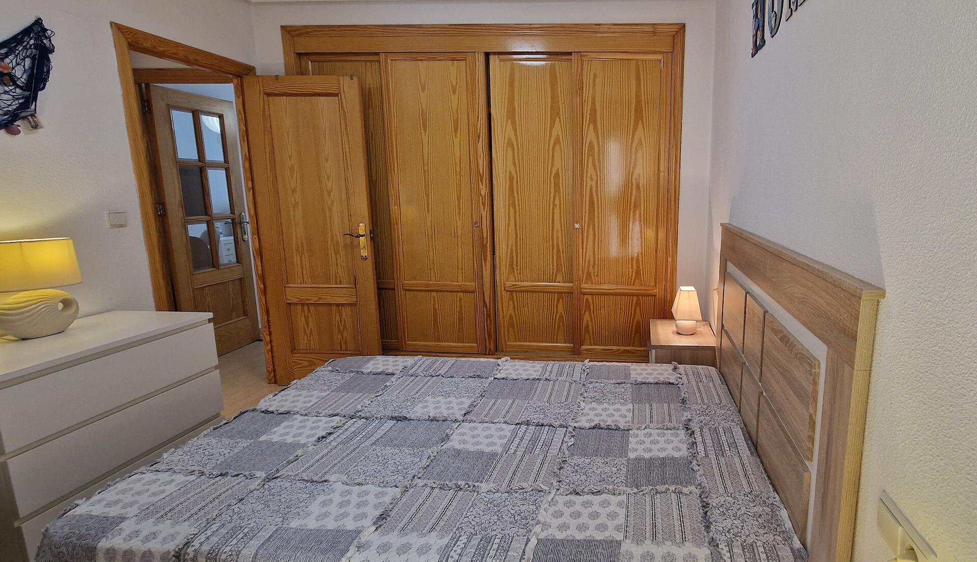 1-Bedroom Apartment in Los Secanos, Guardamar del Segura - Image 11