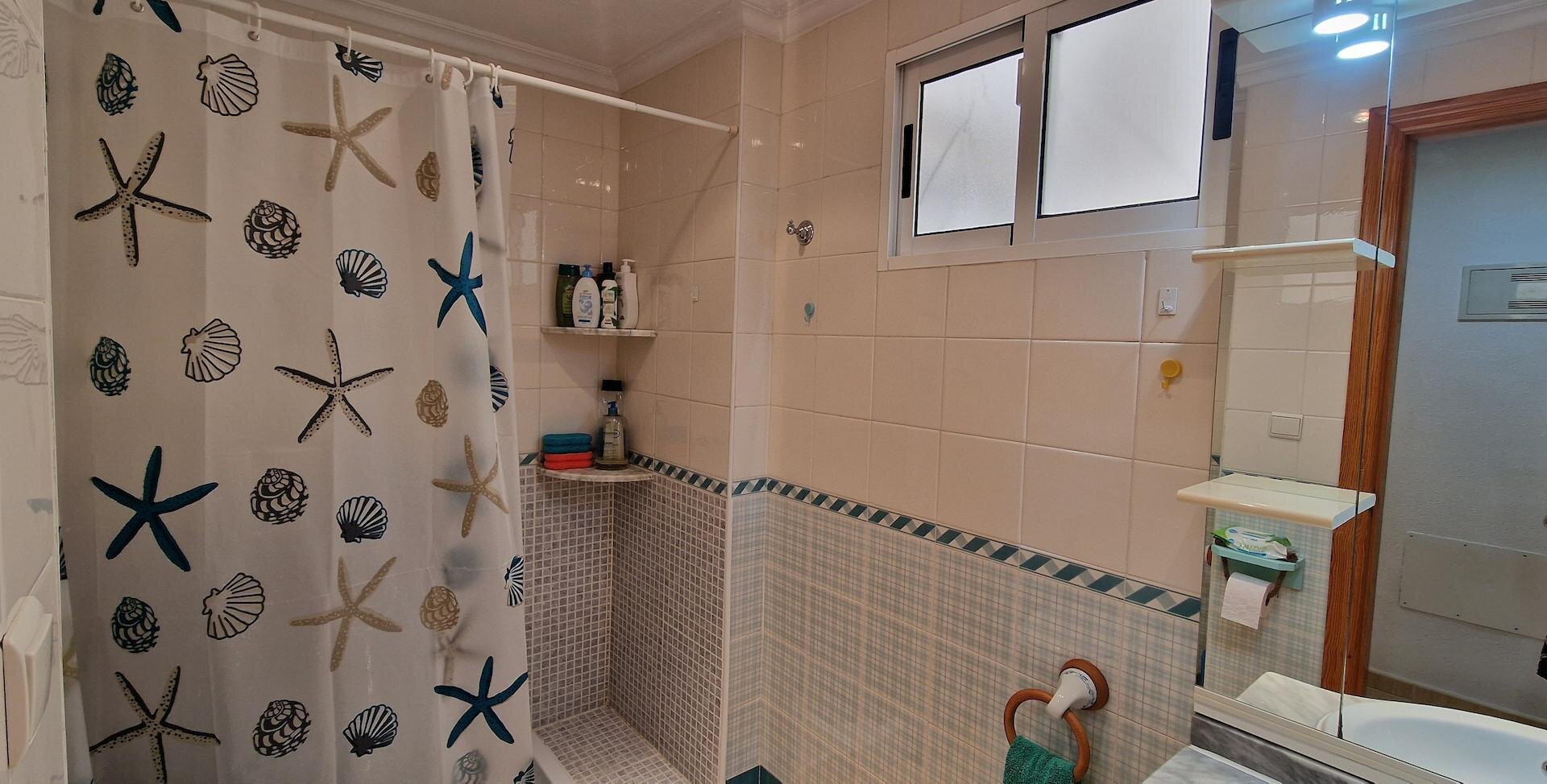 1-Bedroom Apartment in Los Secanos, Guardamar del Segura - Image 13