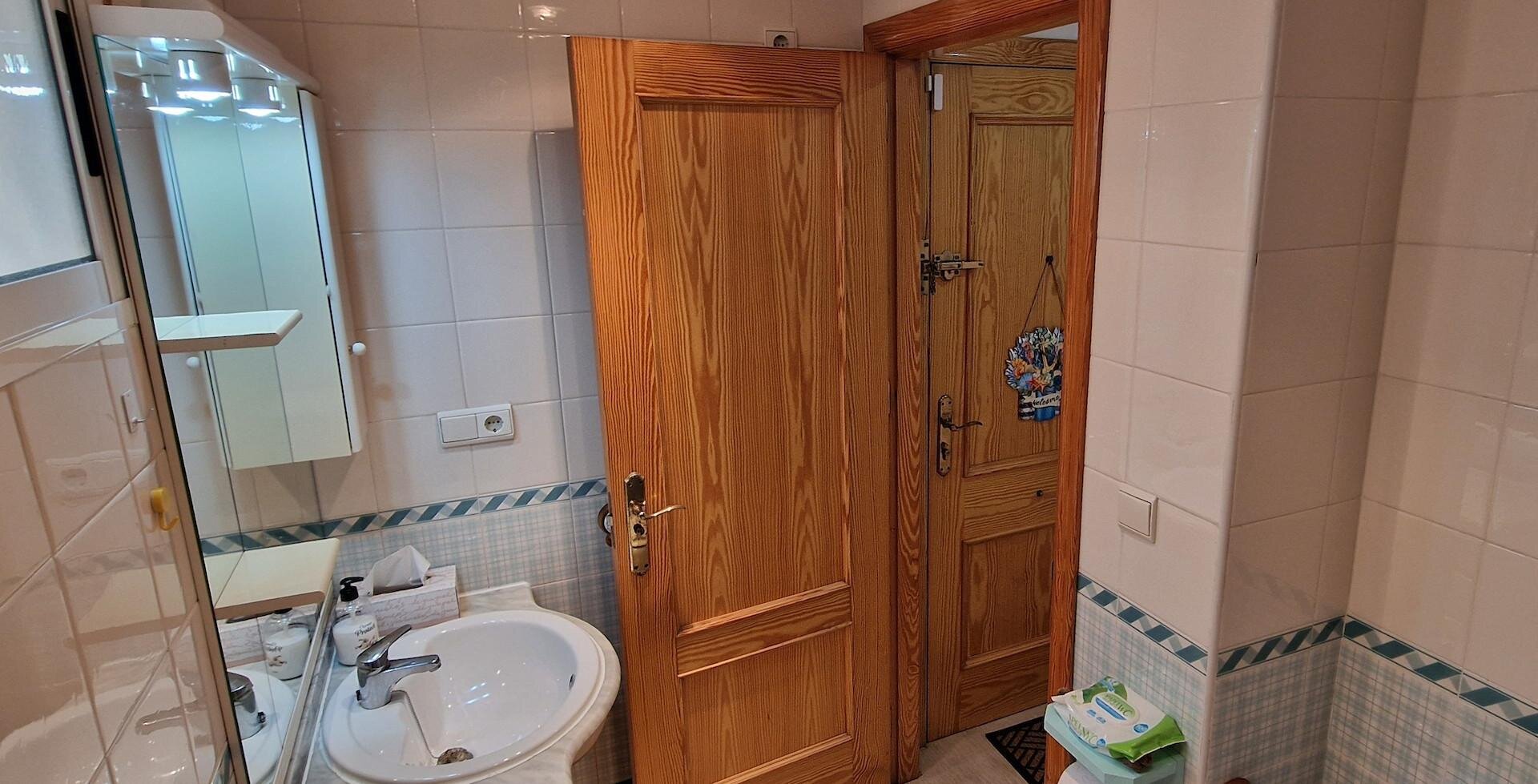 1-Bedroom Apartment in Los Secanos, Guardamar del Segura - Image 14