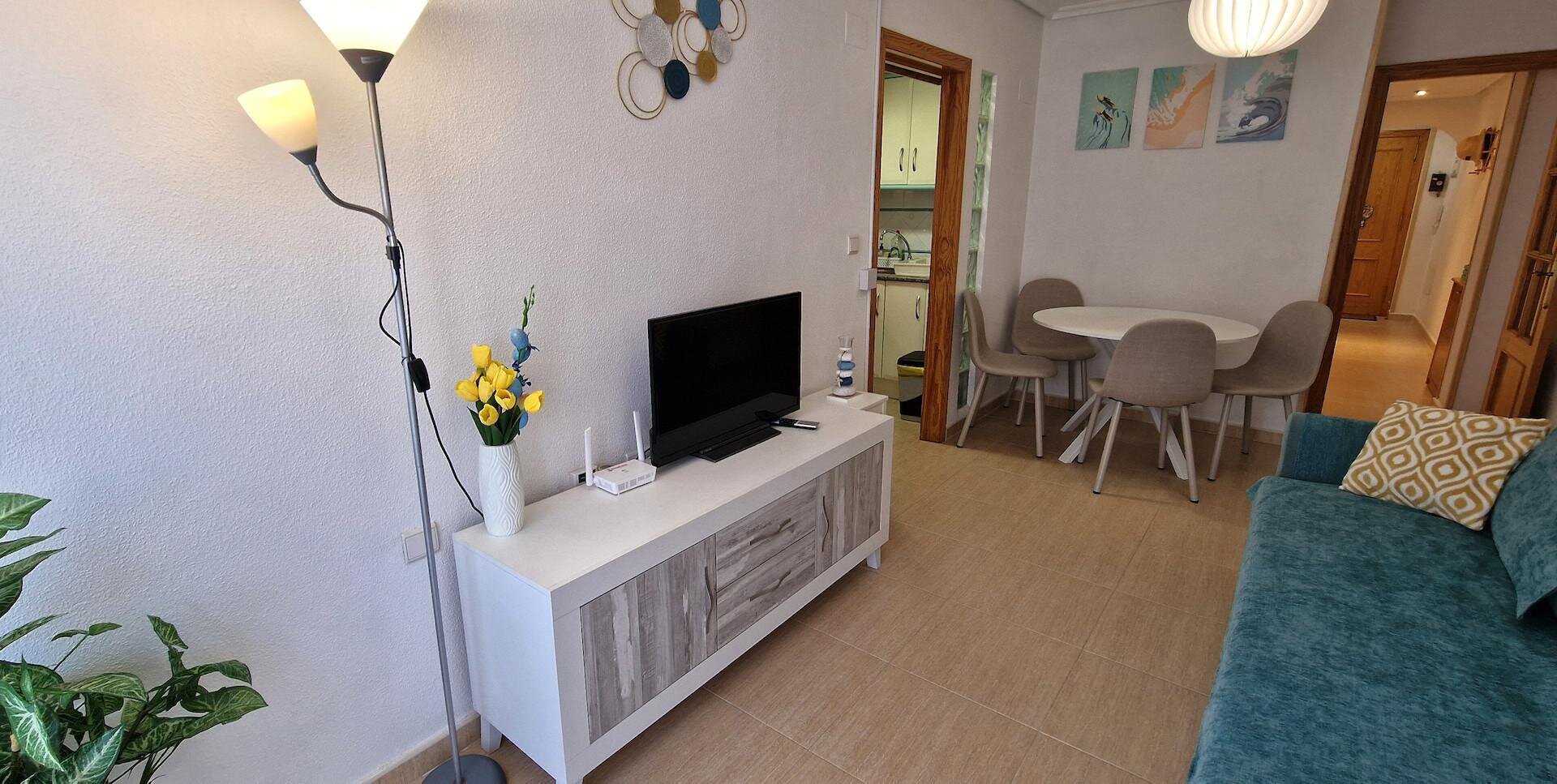 1-Bedroom Apartment in Los Secanos, Guardamar del Segura - Image 3