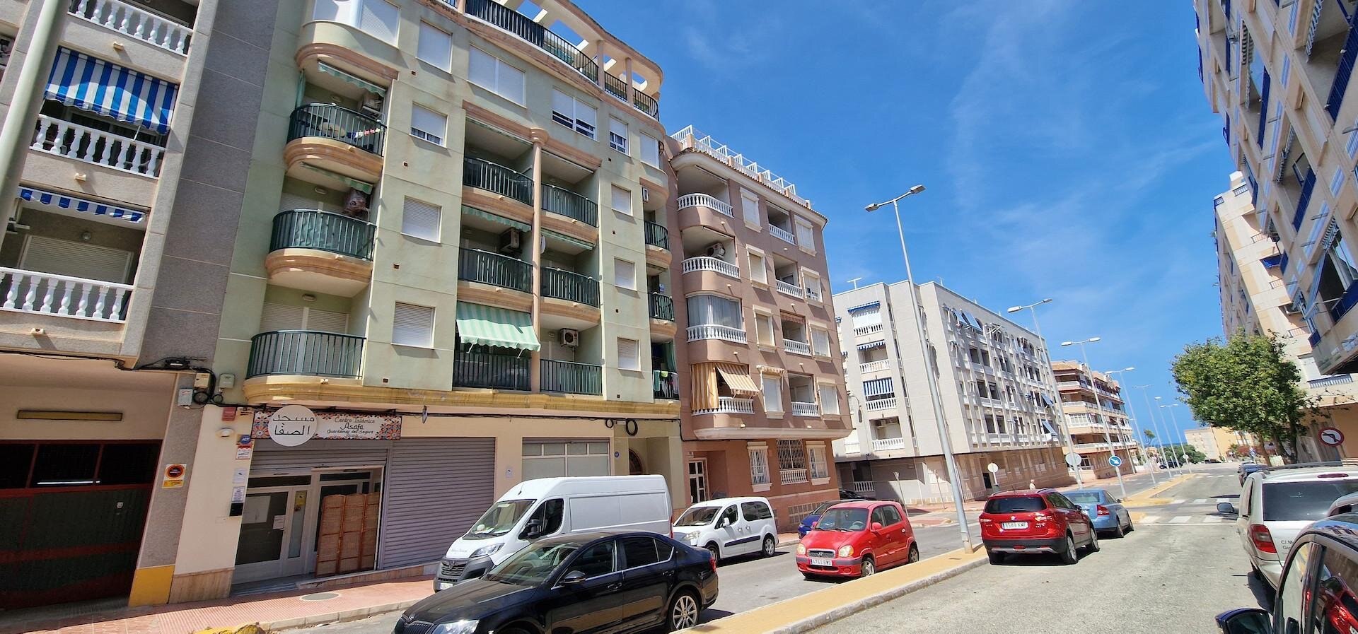 1-Bedroom Apartment in Los Secanos, Guardamar del Segura - Image 32