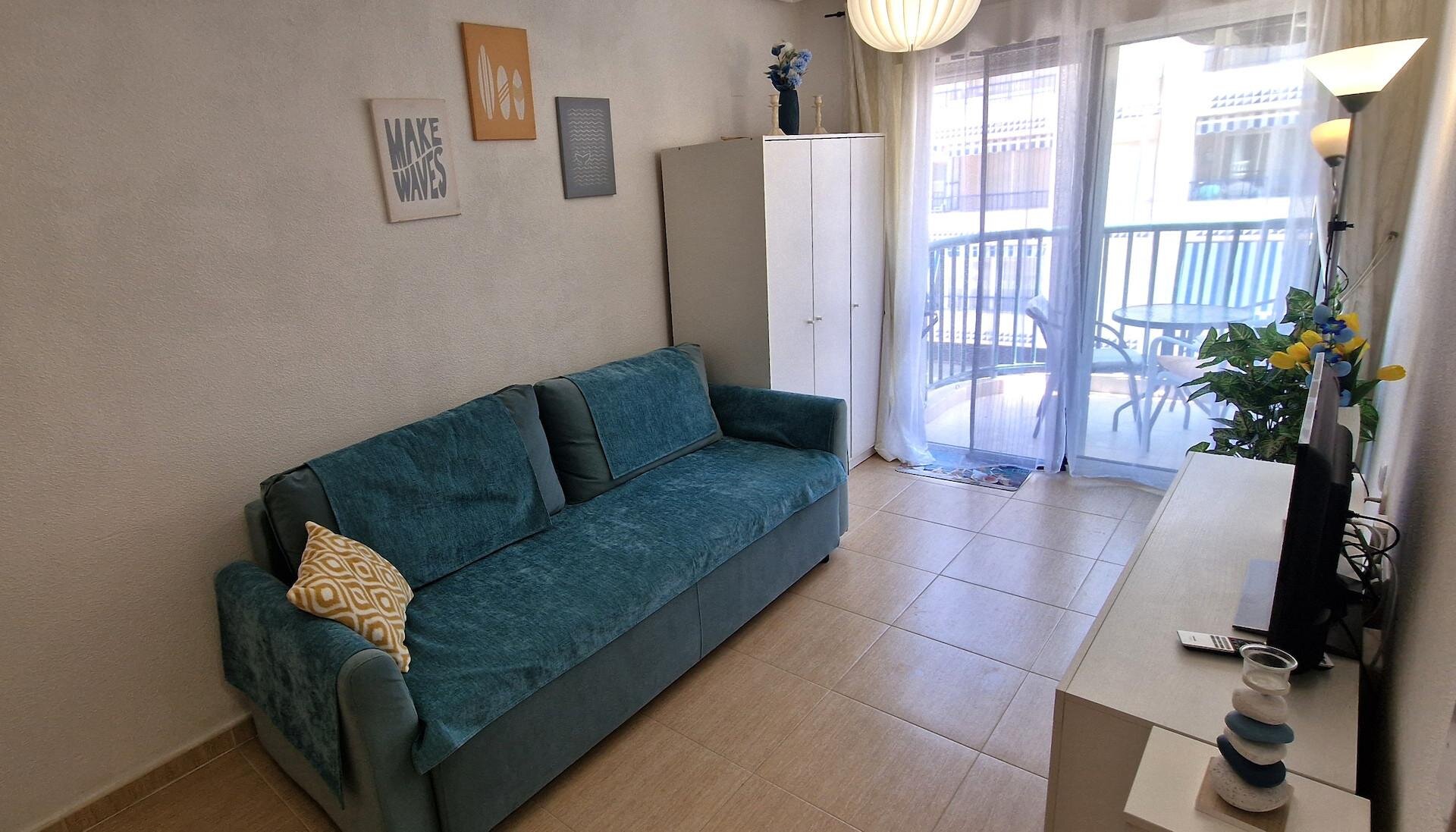 1-Bedroom Apartment in Los Secanos, Guardamar del Segura - Image 4