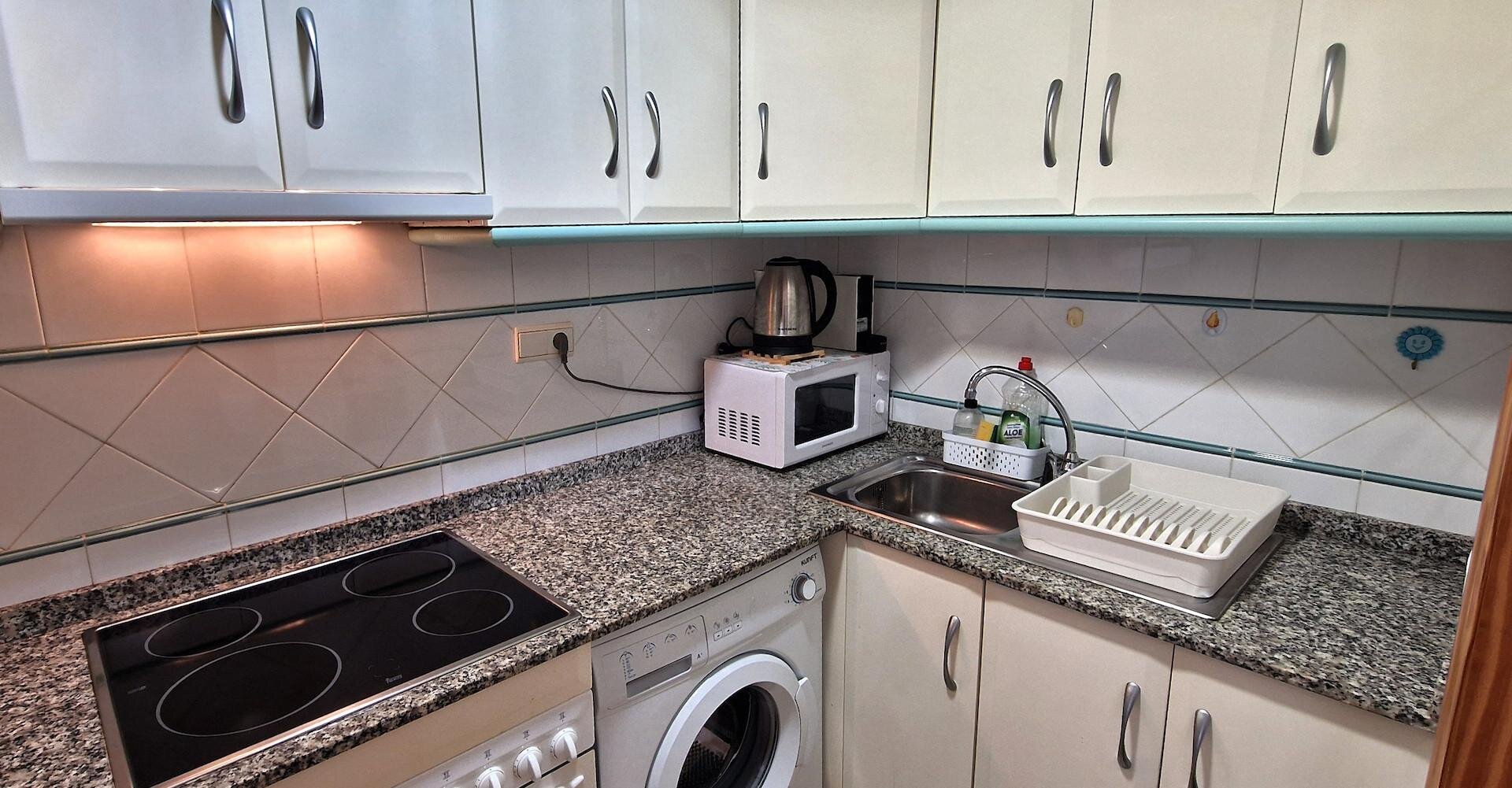 1-Bedroom Apartment in Los Secanos, Guardamar del Segura - Image 5