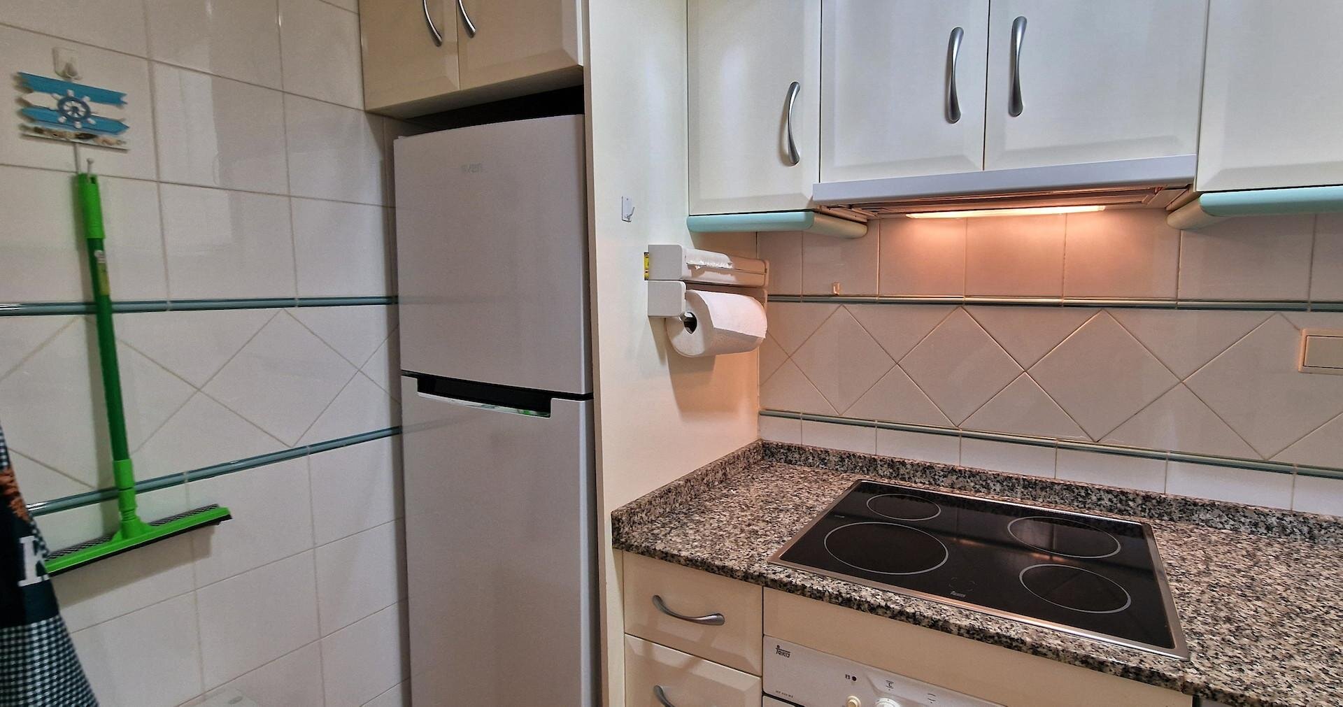 1-Bedroom Apartment in Los Secanos, Guardamar del Segura - Image 6