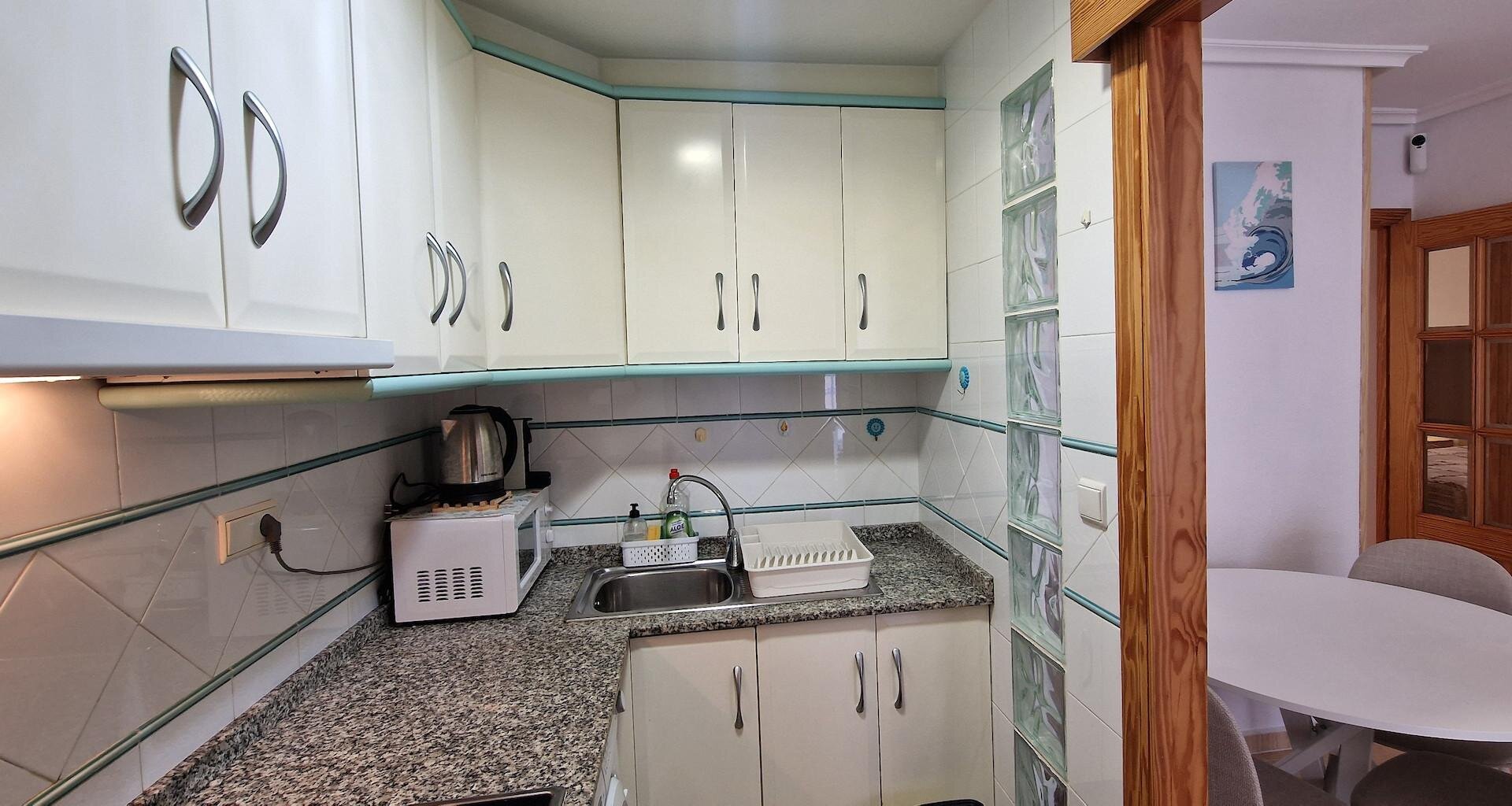 1-Bedroom Apartment in Los Secanos, Guardamar del Segura - Image 7