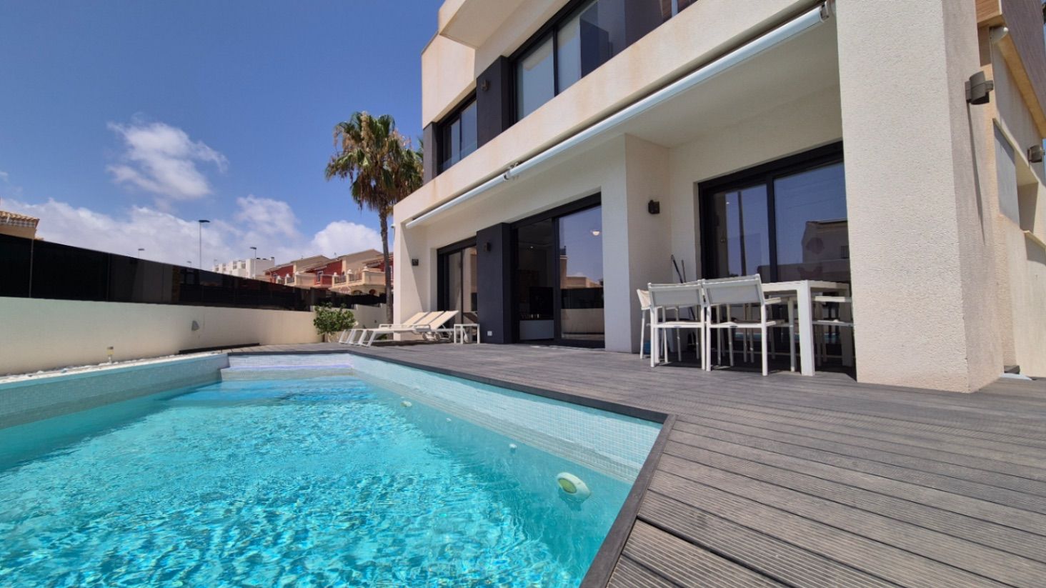 Villa in Torrevieja - Image 1