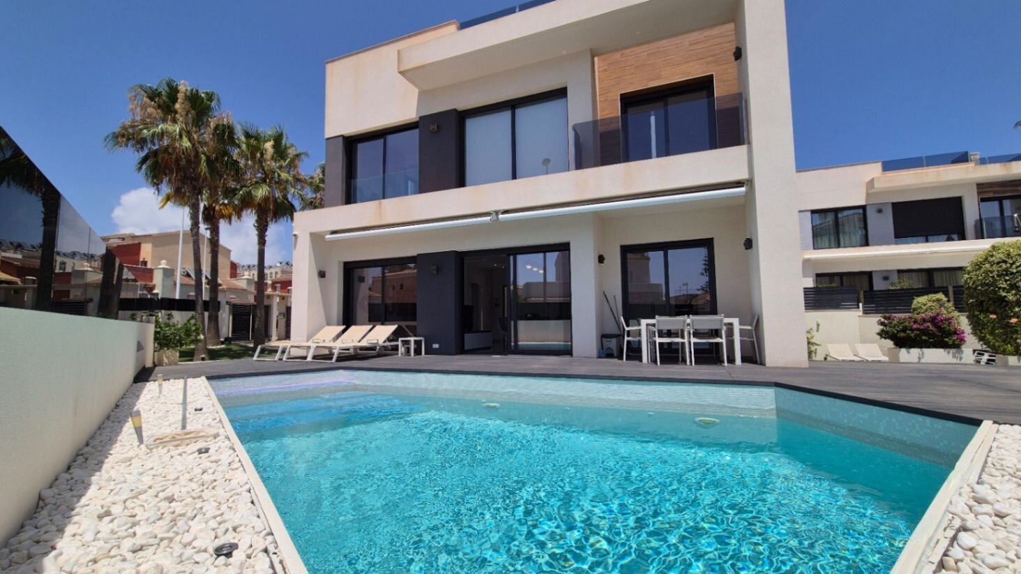 4-Bedroom Villa in Torreblanca, Torrevieja - Image 1