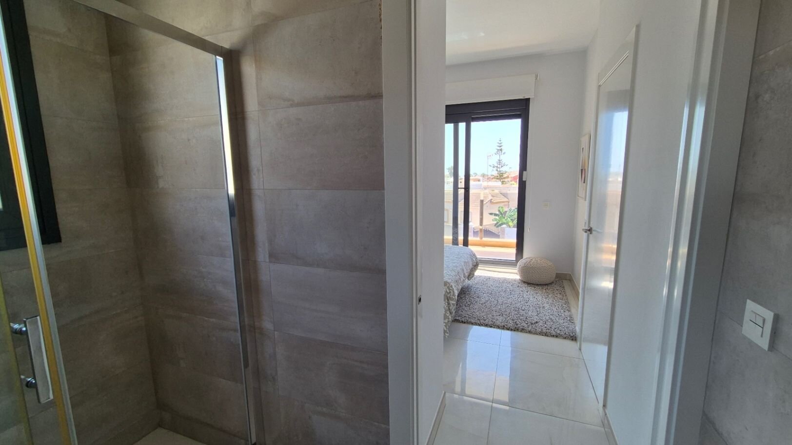 4-Bedroom Villa in Torreblanca, Torrevieja - Image 29