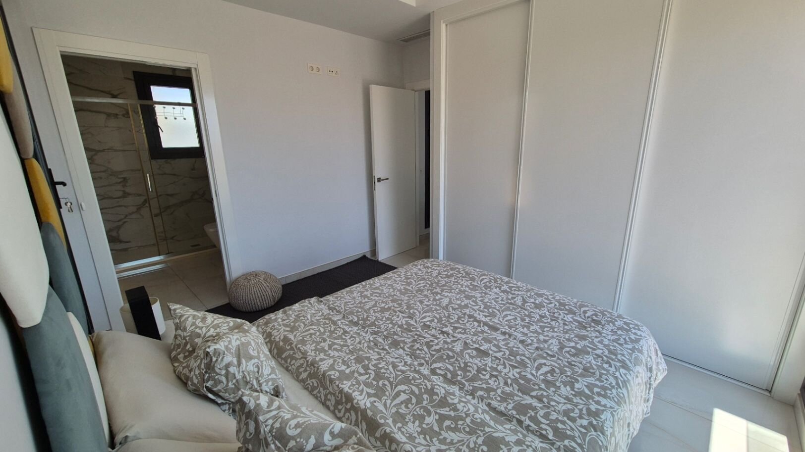 4-Bedroom Villa in Torreblanca, Torrevieja - Image 36