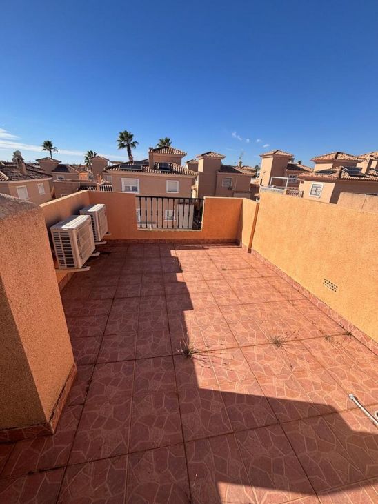 2-Bedroom House in Orihuela - Image 17