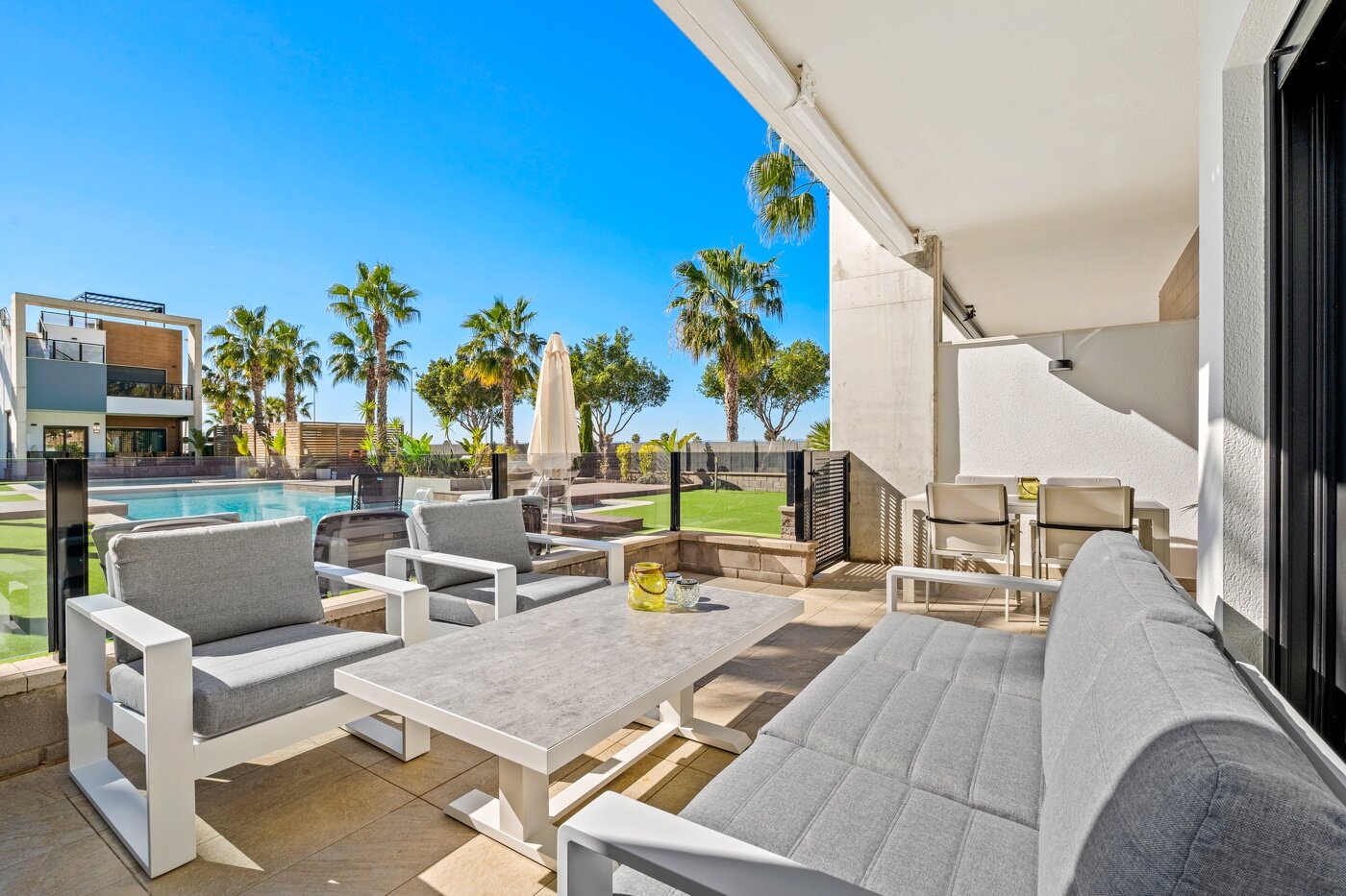 2-Bedroom Apartment in El Raso, Guardamar del Segura - Image 1