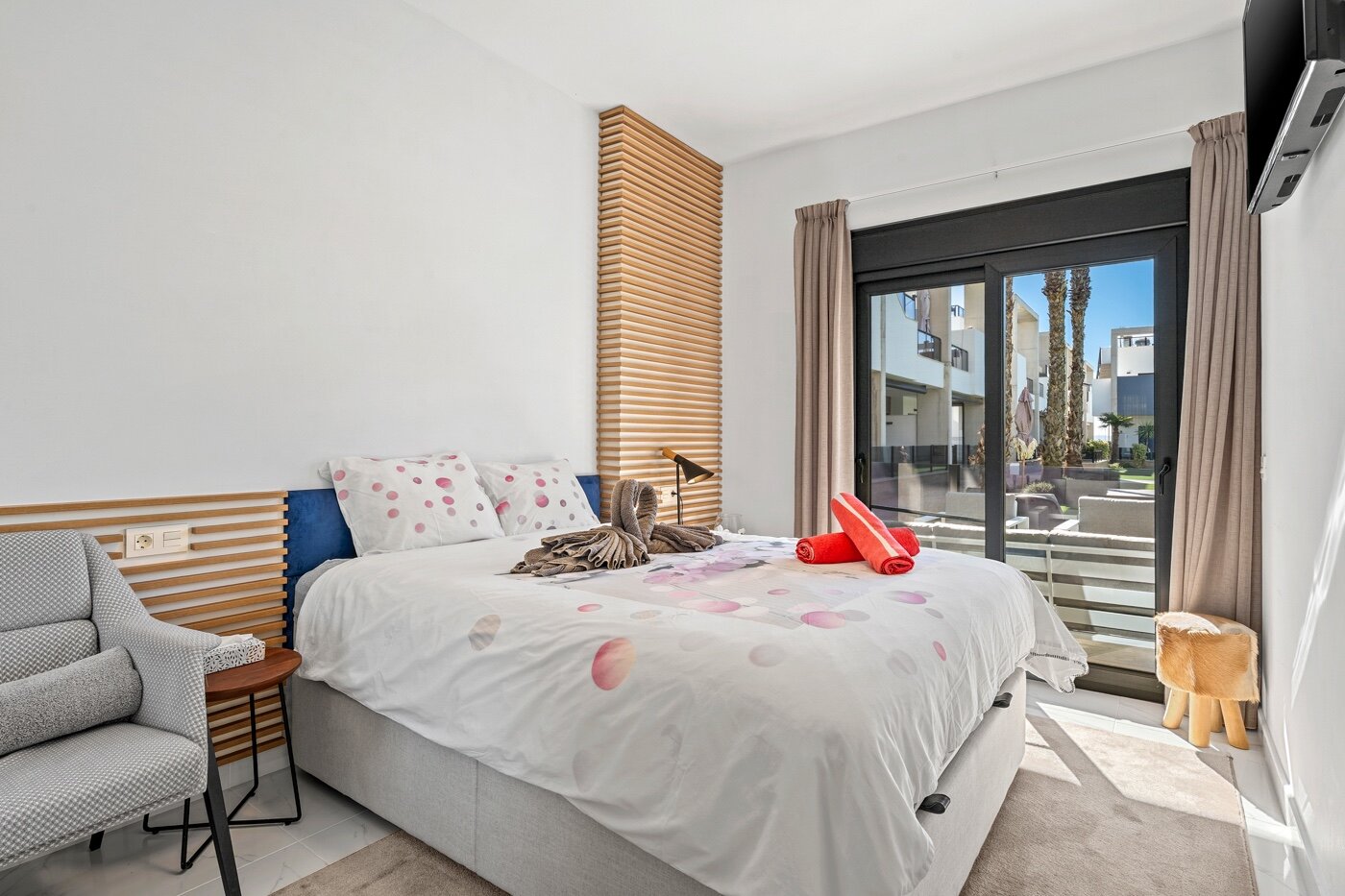2-Bedroom Apartment in El Raso, Guardamar del Segura - Image 11