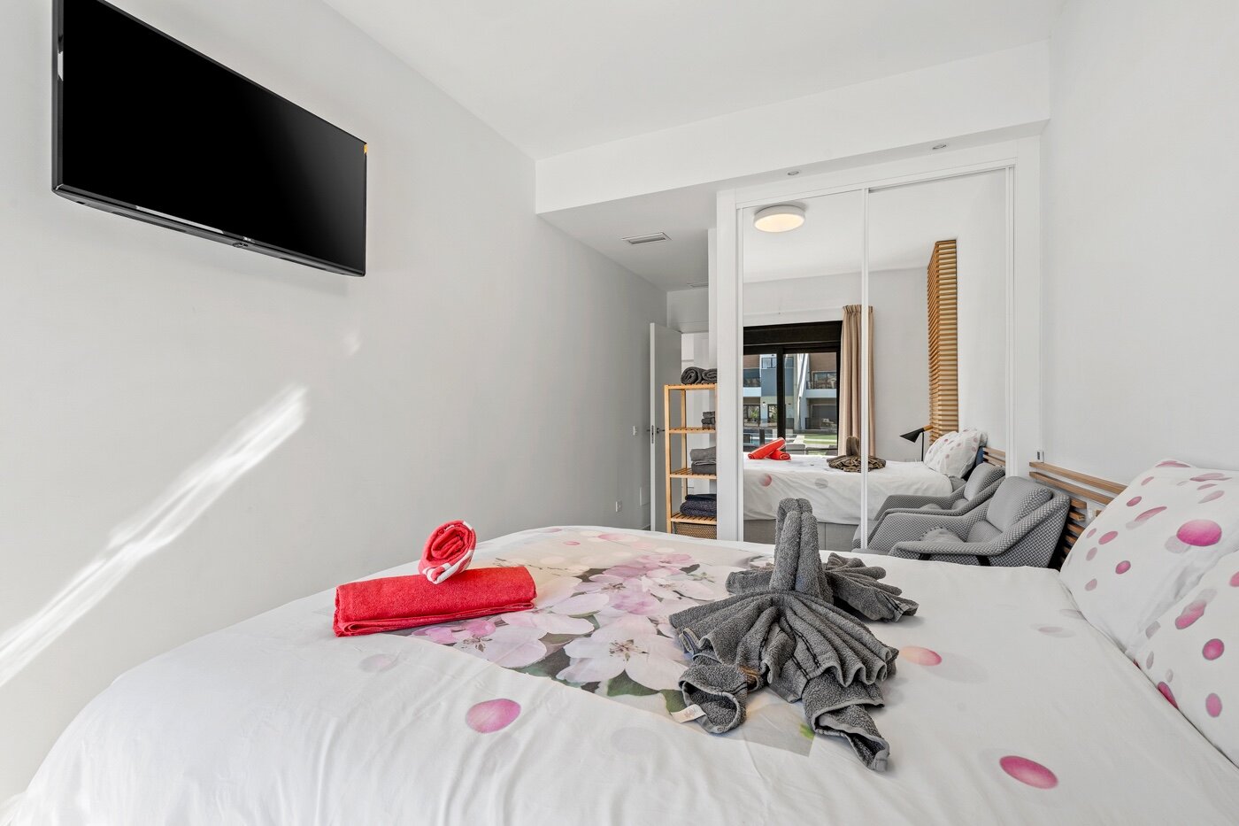 2-Bedroom Apartment in El Raso, Guardamar del Segura - Image 13