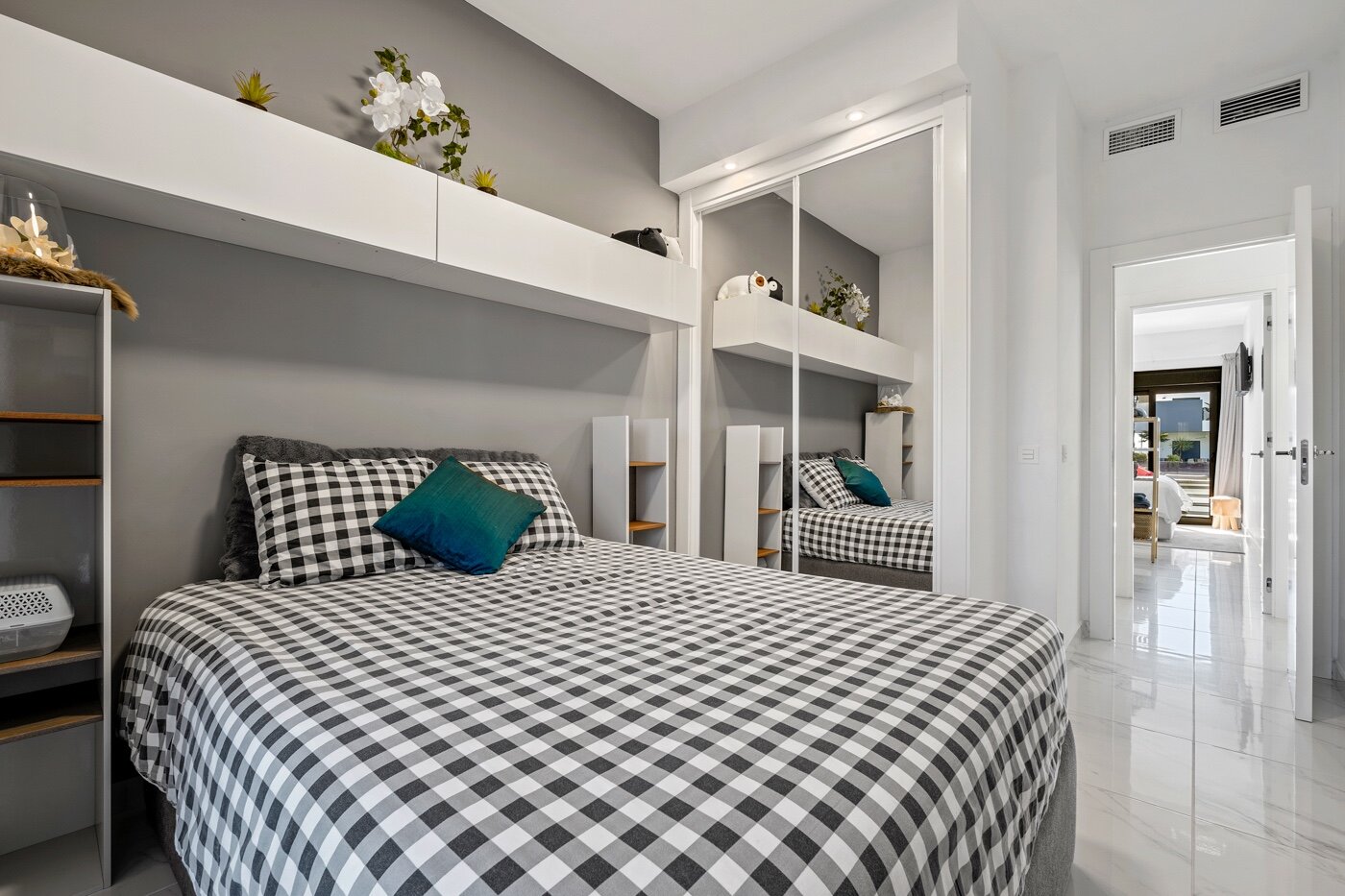 2-Bedroom Apartment in El Raso, Guardamar del Segura - Image 15