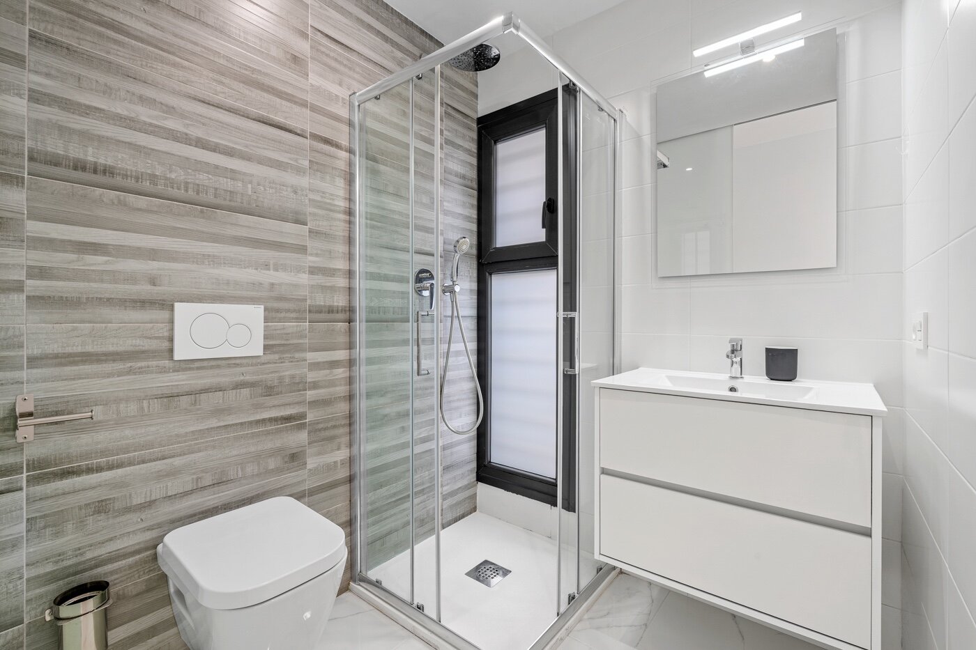 2-Bedroom Apartment in El Raso, Guardamar del Segura - Image 16