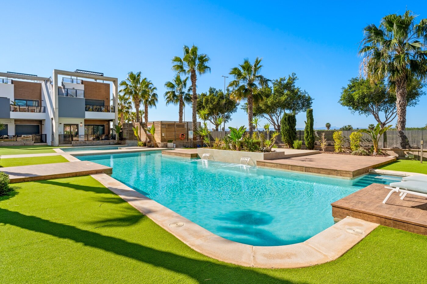 2-Bedroom Apartment in El Raso, Guardamar del Segura - Image 3
