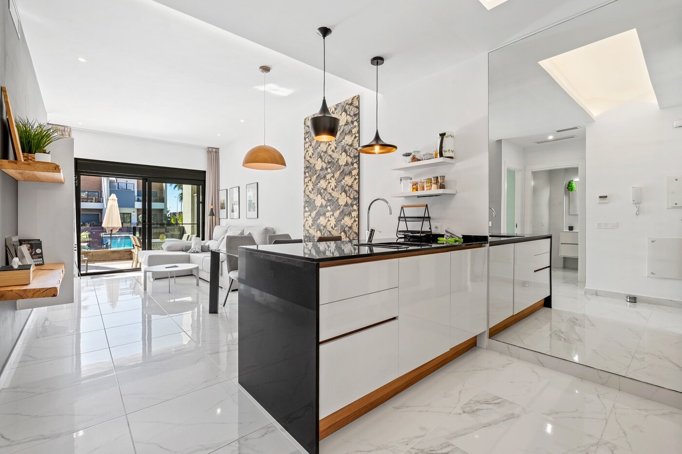 2-Bedroom Apartment in El Raso, Guardamar del Segura - Image 9