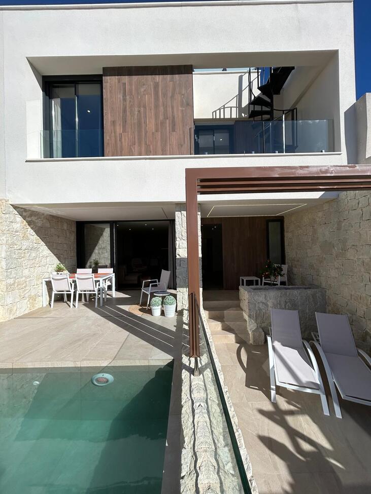 3-Bedroom House in Dolores - Image 4