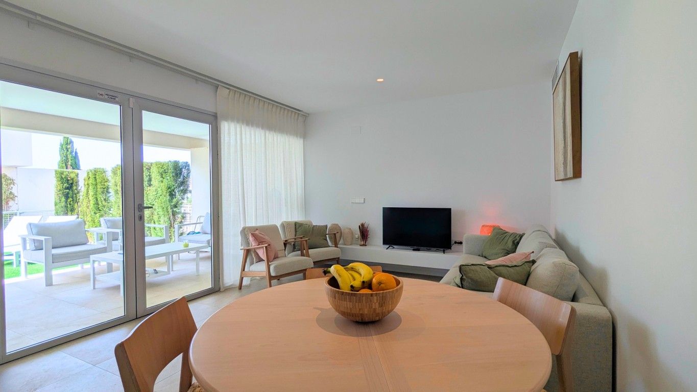 2-Bedroom Apartment in Los Balcones, Torrevieja - Image 10