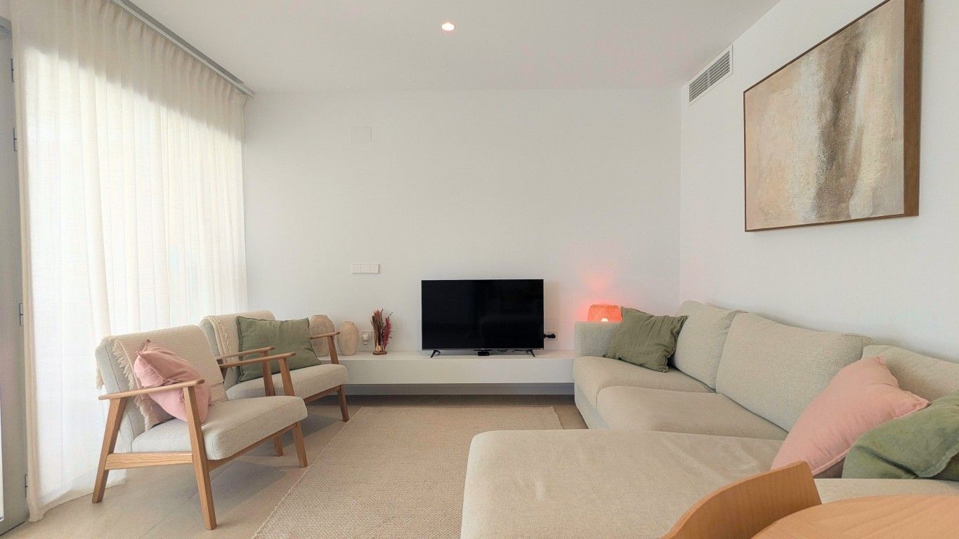 2-Bedroom Apartment in Los Balcones, Torrevieja - Image 12