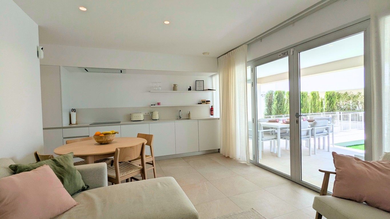 2-Bedroom Apartment in Los Balcones, Torrevieja - Image 14