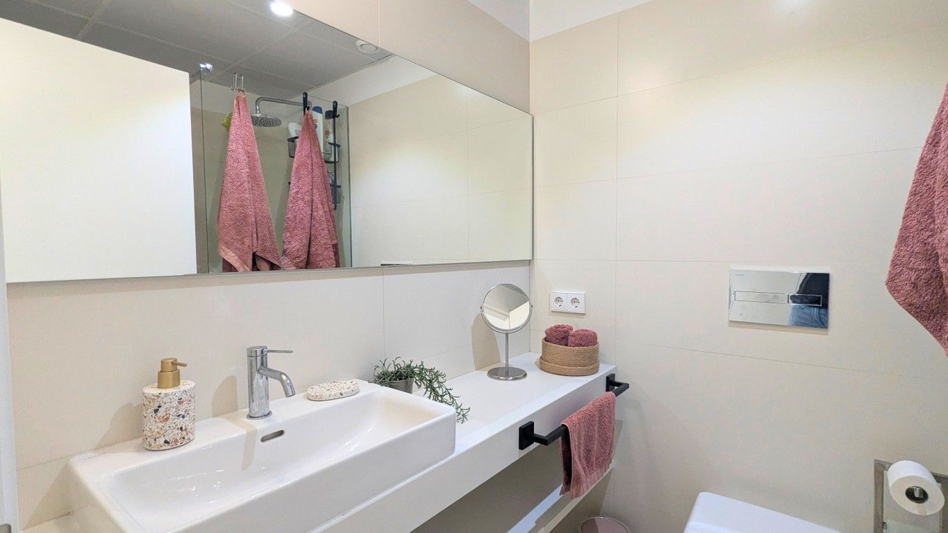 2-Bedroom Apartment in Los Balcones, Torrevieja - Image 20