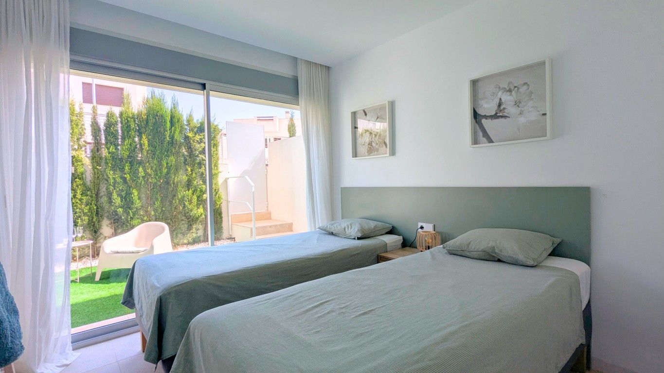 2-Bedroom Apartment in Los Balcones, Torrevieja - Image 22