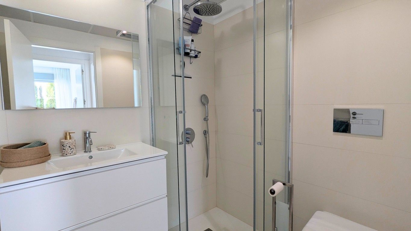 2-Bedroom Apartment in Los Balcones, Torrevieja - Image 25